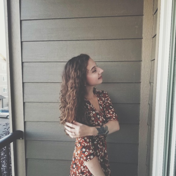 Meet your Posher, Sarah - Picture 1 of 1